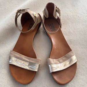 Miz Mooz flat leather sandals Size 10